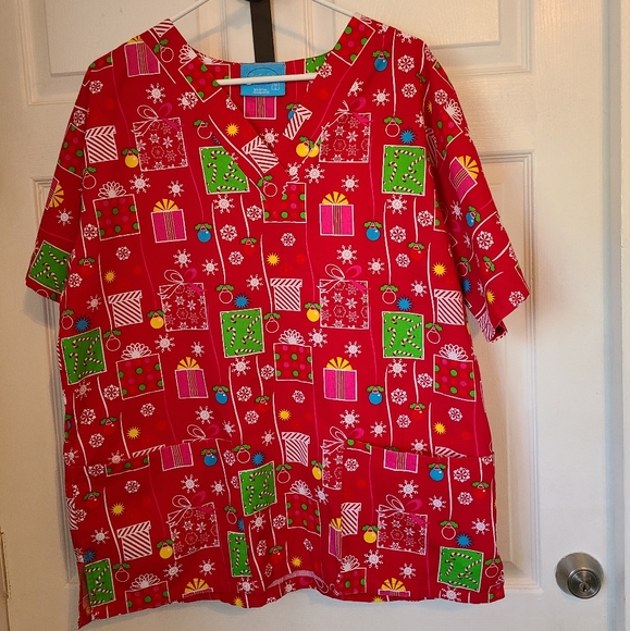 (2001) The Scrub Company Christmas Hospital Scrubs, Color: Red Size: Large - Picture 3 of 7